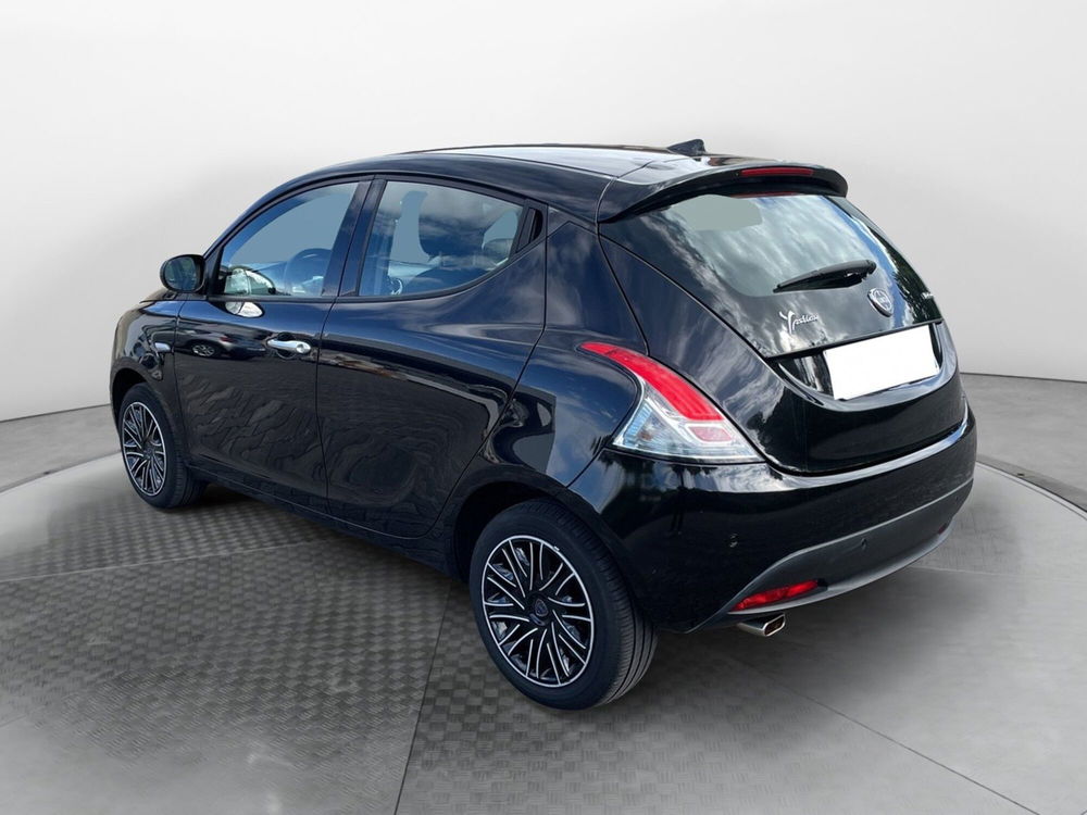 Lancia Ypsilon usata a Como (3)