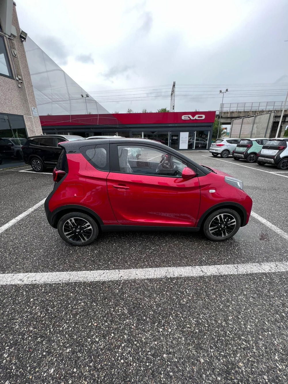 Dr dr 1.0 EV nuova a Milano (3)