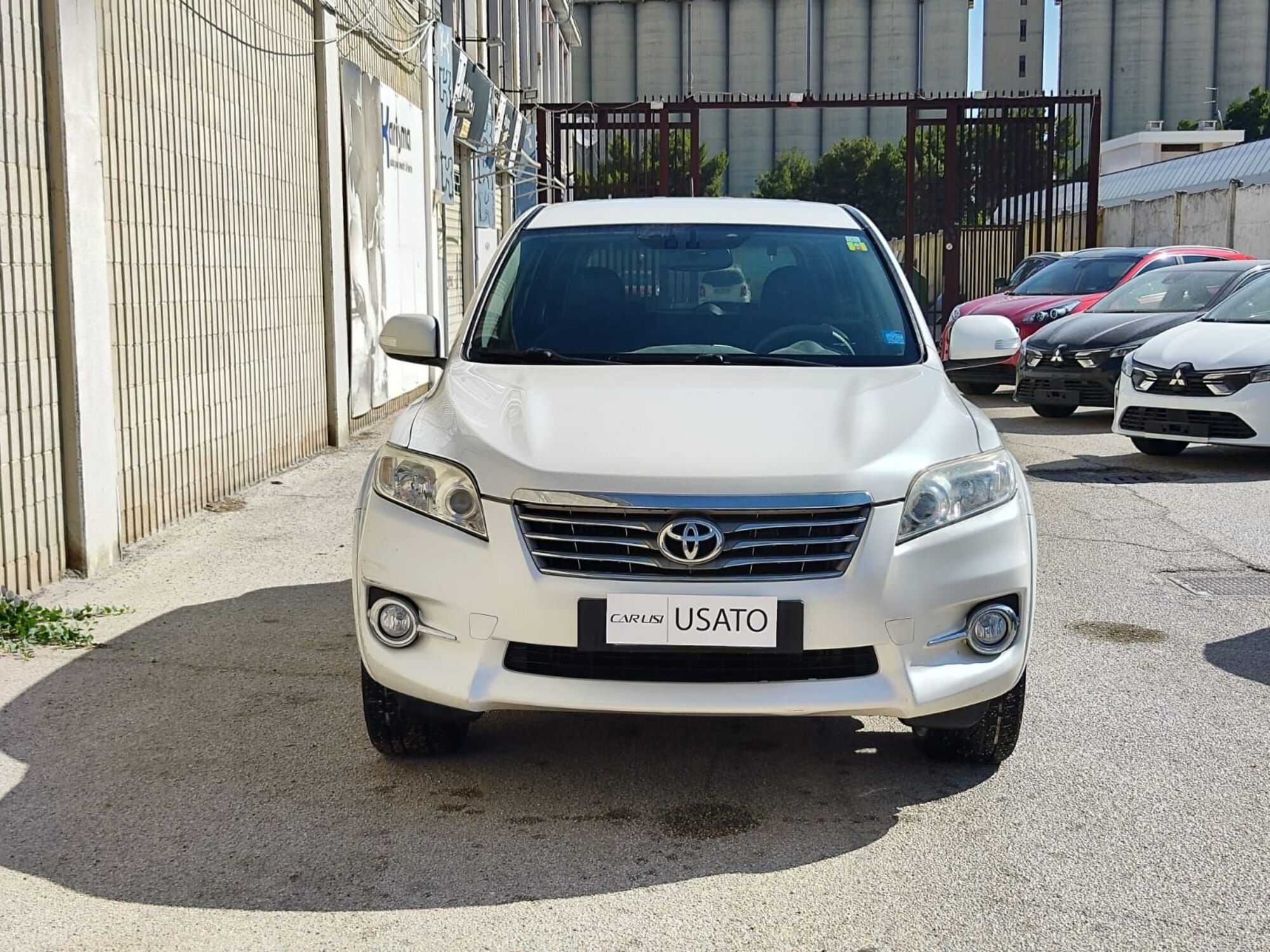 Toyota Rav4 2.2 D-Cat A/T 150 CV Executive del 2011 usata a Foggia