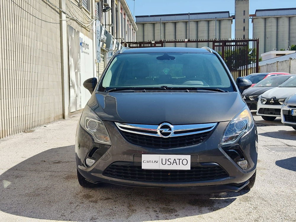 Opel Zafira Tourer usata a Foggia