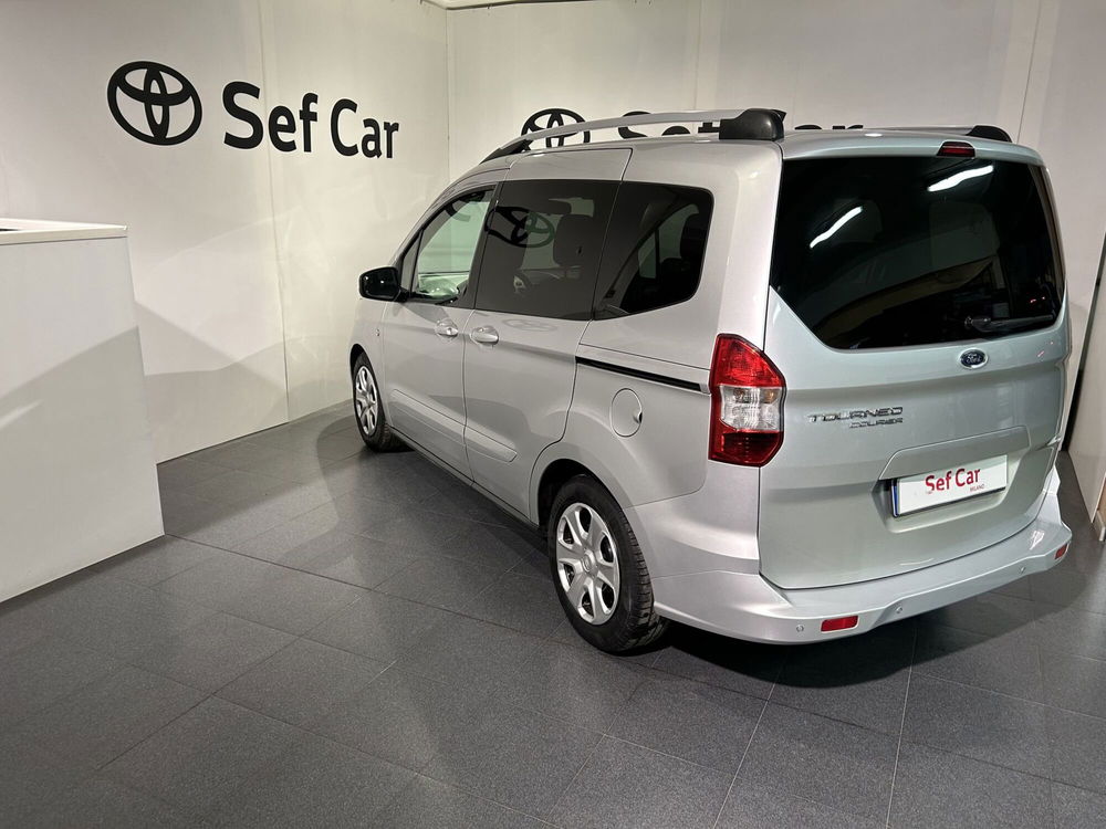 Ford Tourneo Courier usata a Milano (5)