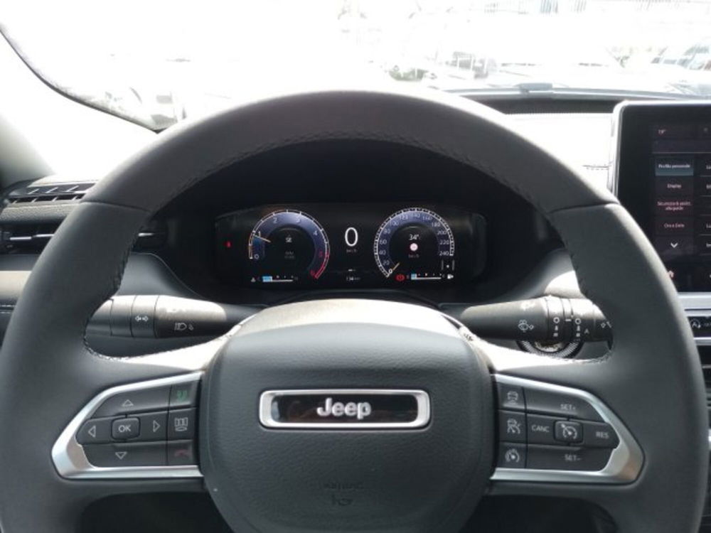 Jeep Compass nuova a Brescia (8)