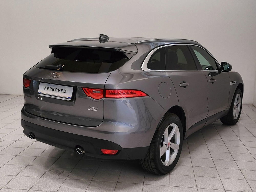 Jaguar F-Pace usata a Novara (2)