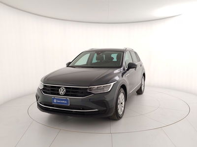 Volkswagen Tiguan 2.0 TDI 150 CV SCR DSG 4MOTION Life del 2023 usata a Massa