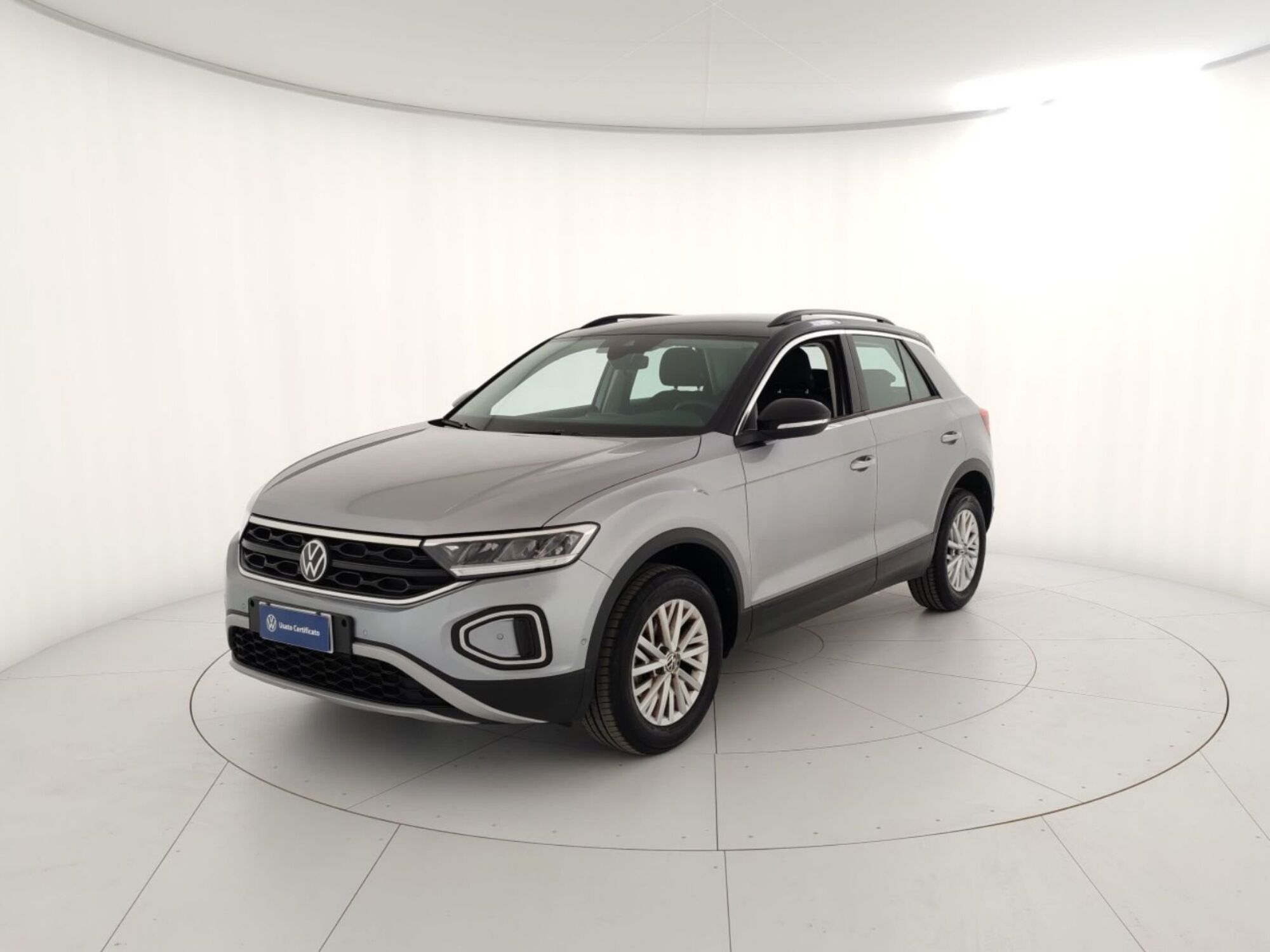 Volkswagen T-Roc 1.5 tsi Life dsg del 2023 usata a Massa