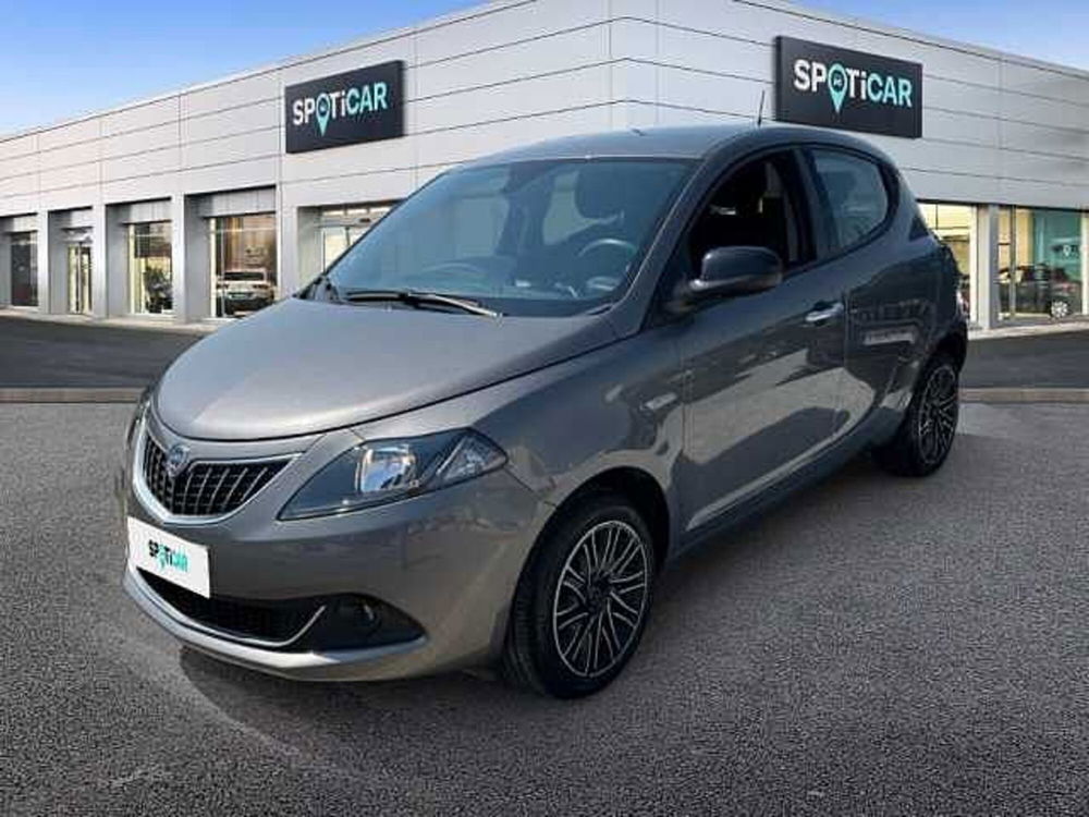 Lancia Ypsilon usata a Ravenna