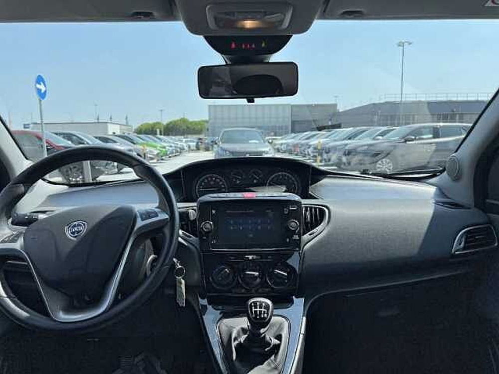 Lancia Ypsilon usata a Ravenna (10)