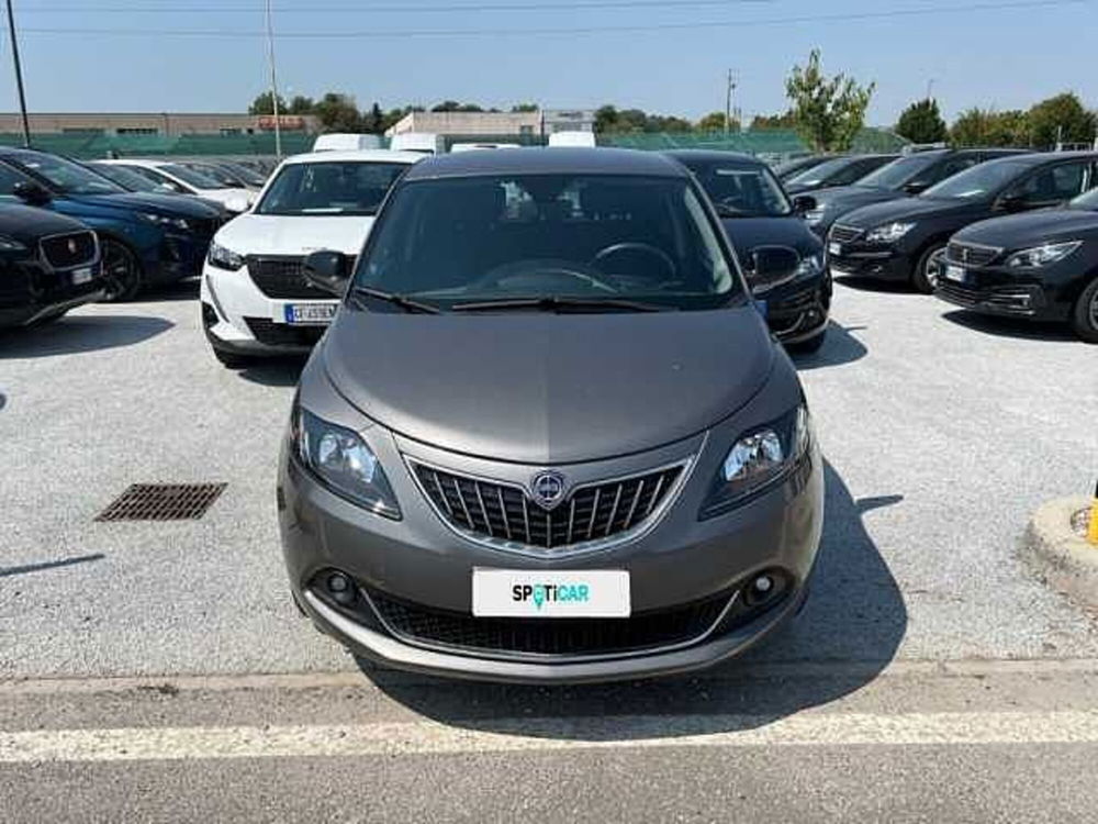 Lancia Ypsilon usata a Ravenna (2)