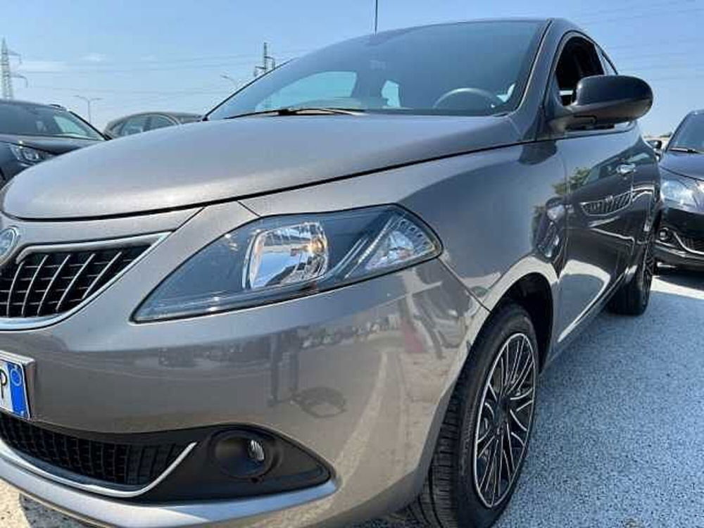 Lancia Ypsilon usata a Ravenna (8)