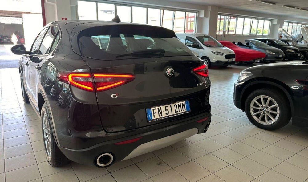 Alfa Romeo Stelvio usata a Napoli (4)