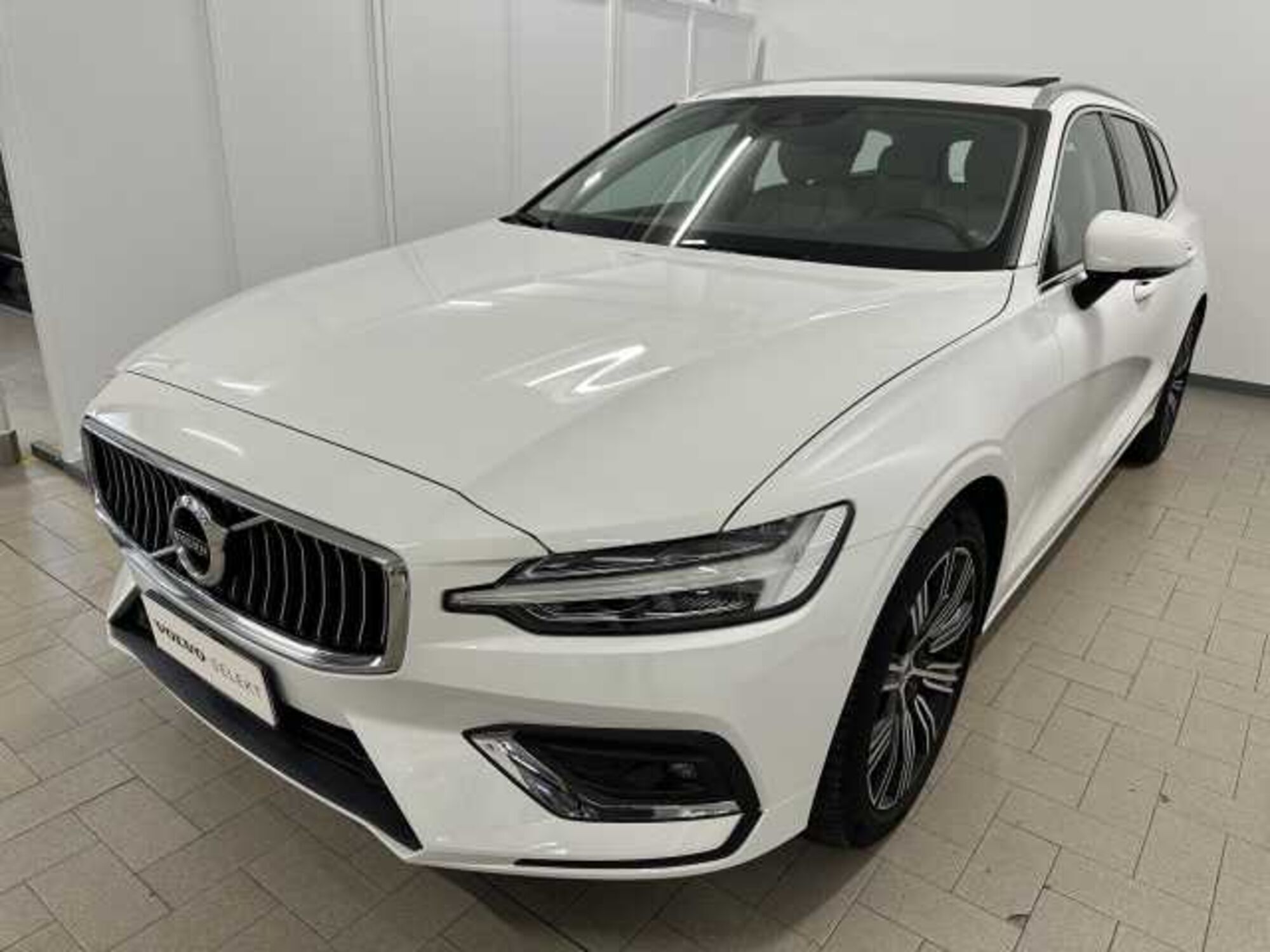 Volvo V60 D4 AWD Geartronic Inscription  del 2019 usata a Civitanova Marche