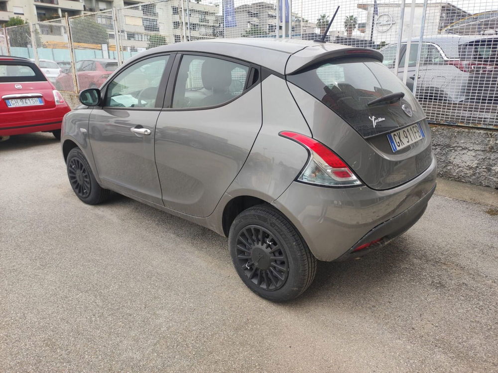 Lancia Ypsilon usata a Salerno (14)