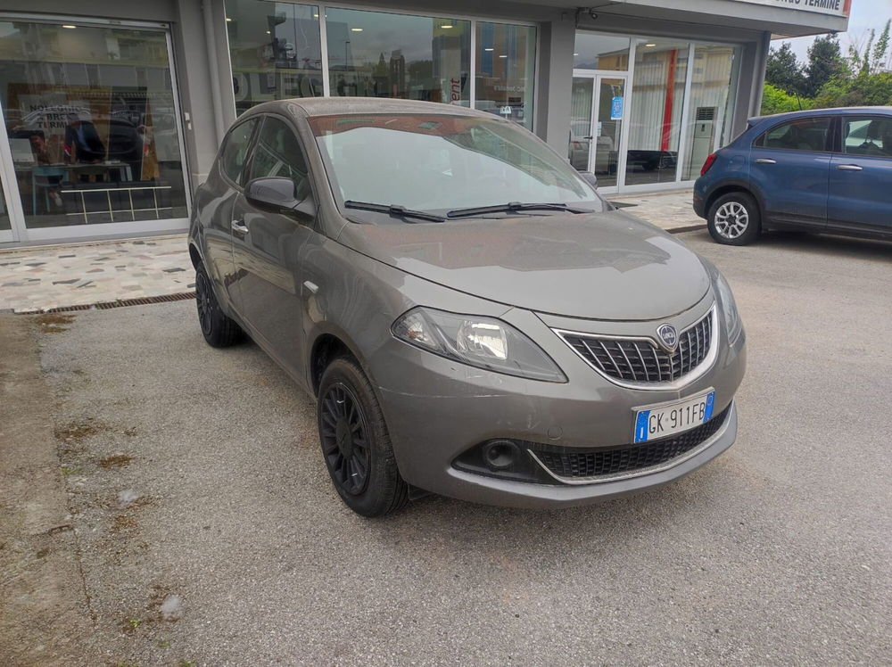 Lancia Ypsilon usata a Salerno (2)