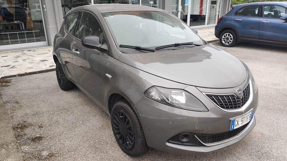 Lancia Ypsilon usata a Salerno (9)