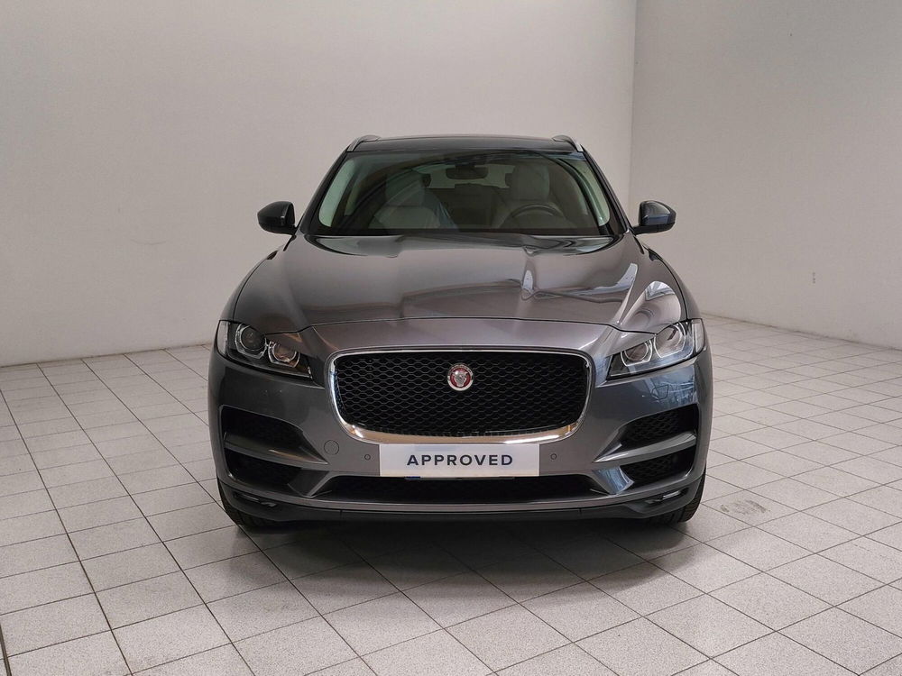 Jaguar F-Pace usata a Novara (8)