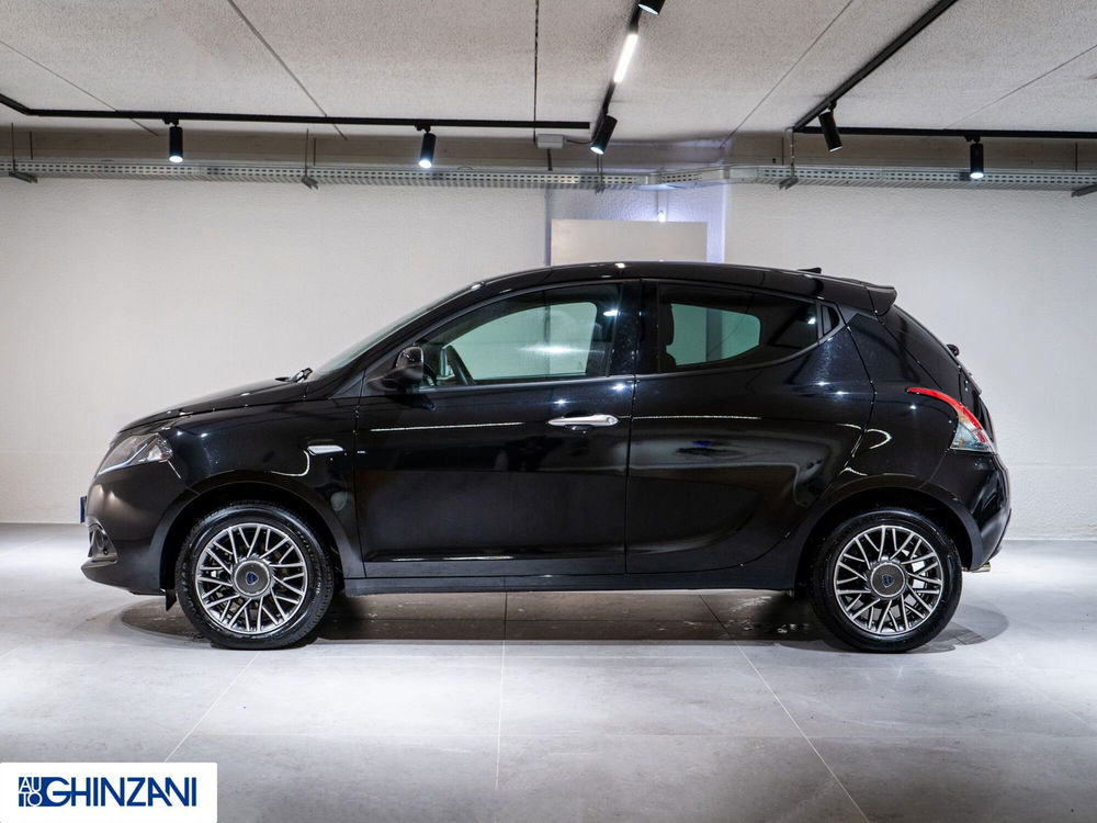 Lancia Ypsilon usata a Bergamo (4)