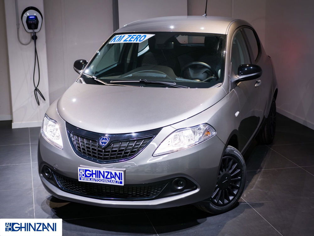 Lancia Ypsilon nuova a Bergamo (2)