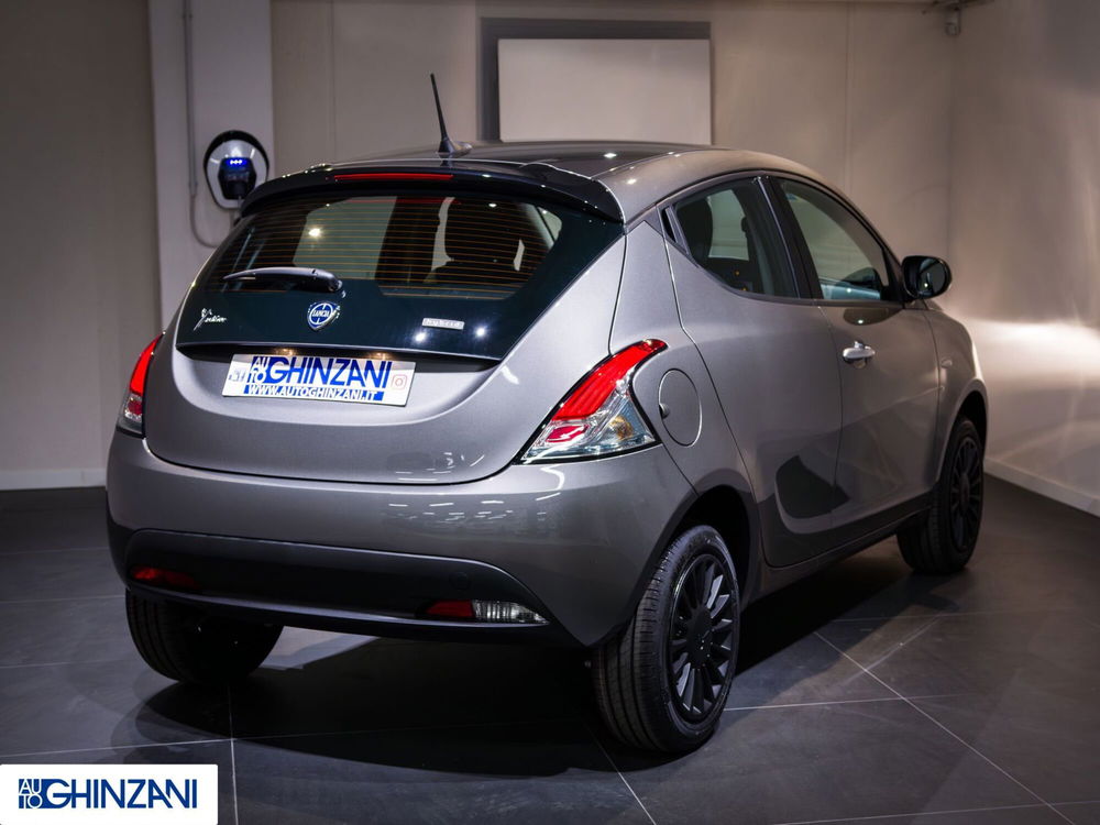 Lancia Ypsilon nuova a Bergamo (5)