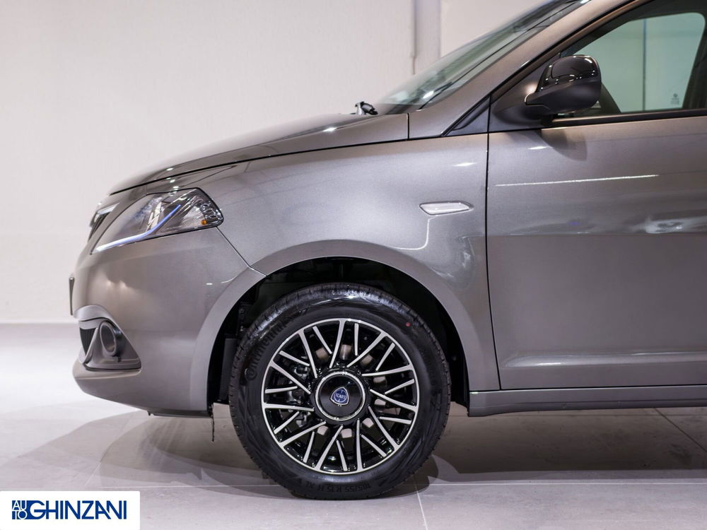 Lancia Ypsilon nuova a Bergamo (8)