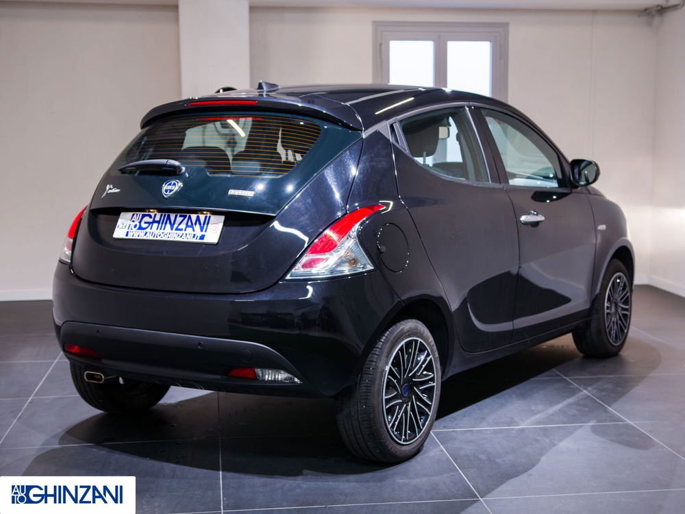 Lancia Ypsilon usata a Bergamo (5)