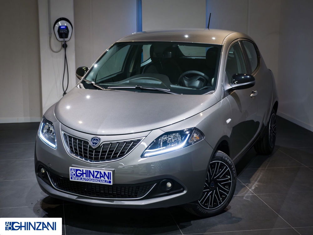 Lancia Ypsilon nuova a Bergamo (2)