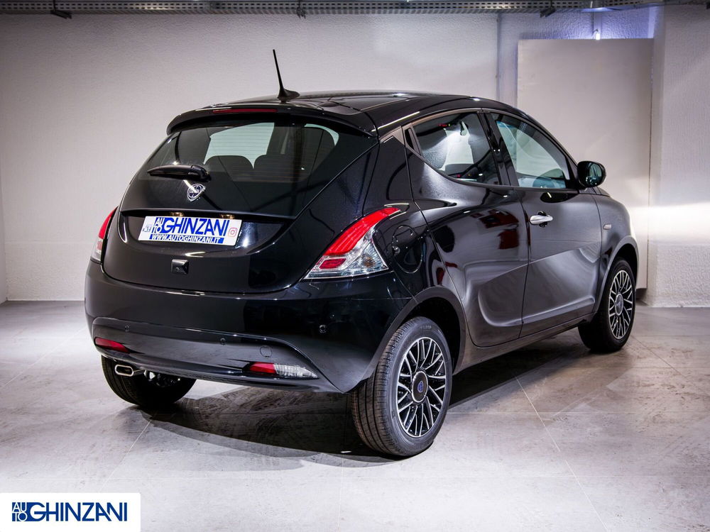 Lancia Ypsilon nuova a Bergamo (6)