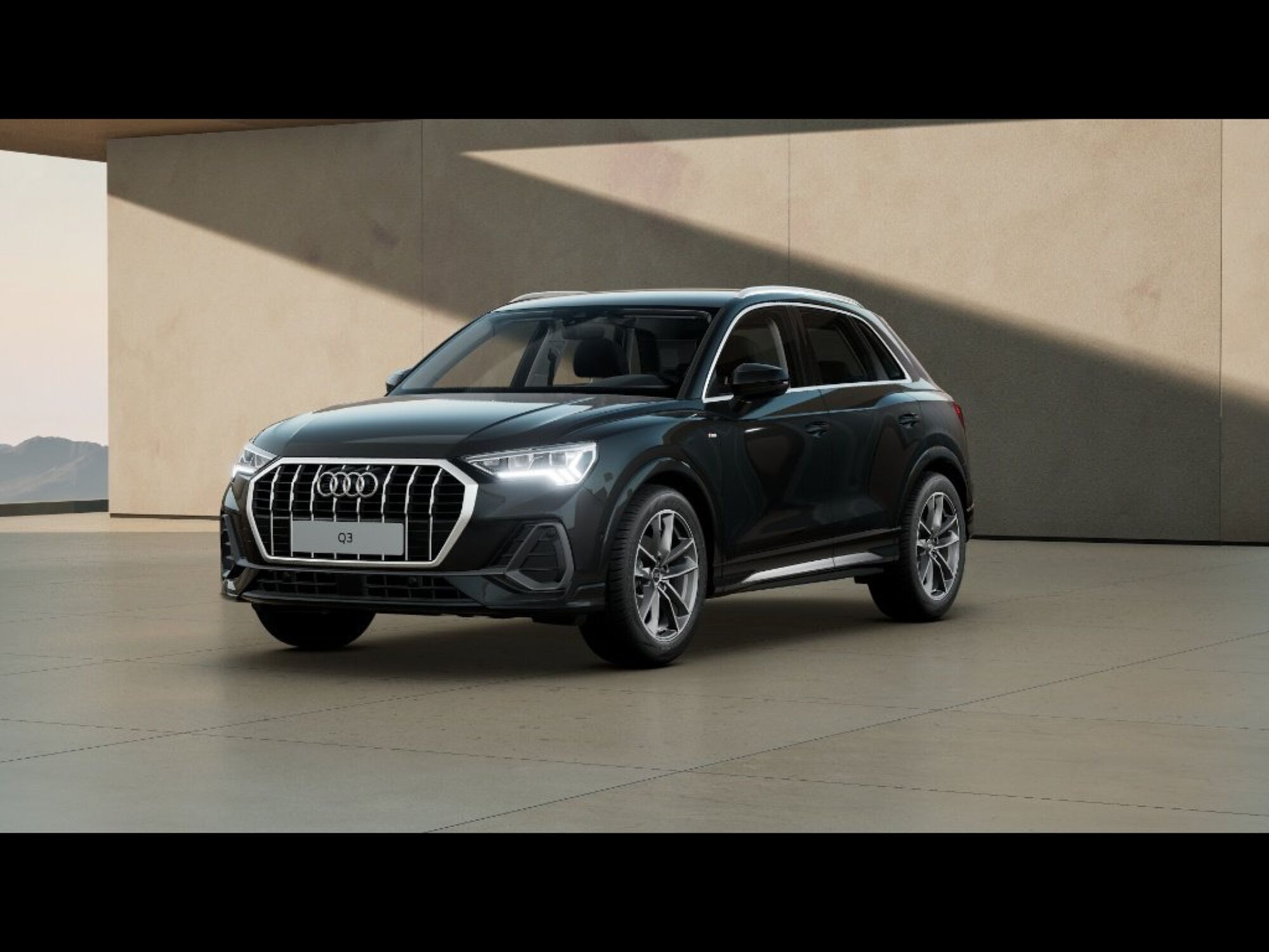 Audi Q3 35 TDI quattro S tronic  nuova a Livorno