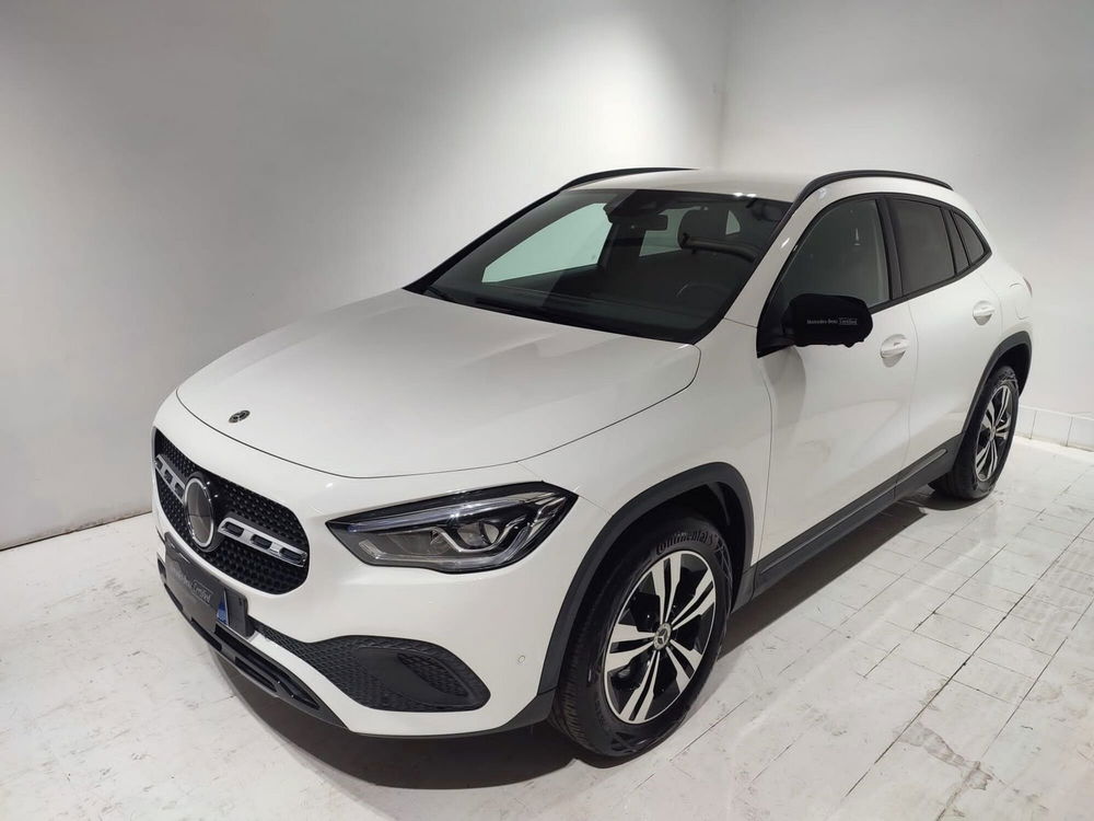 Mercedes-Benz GLA SUV usata a Napoli