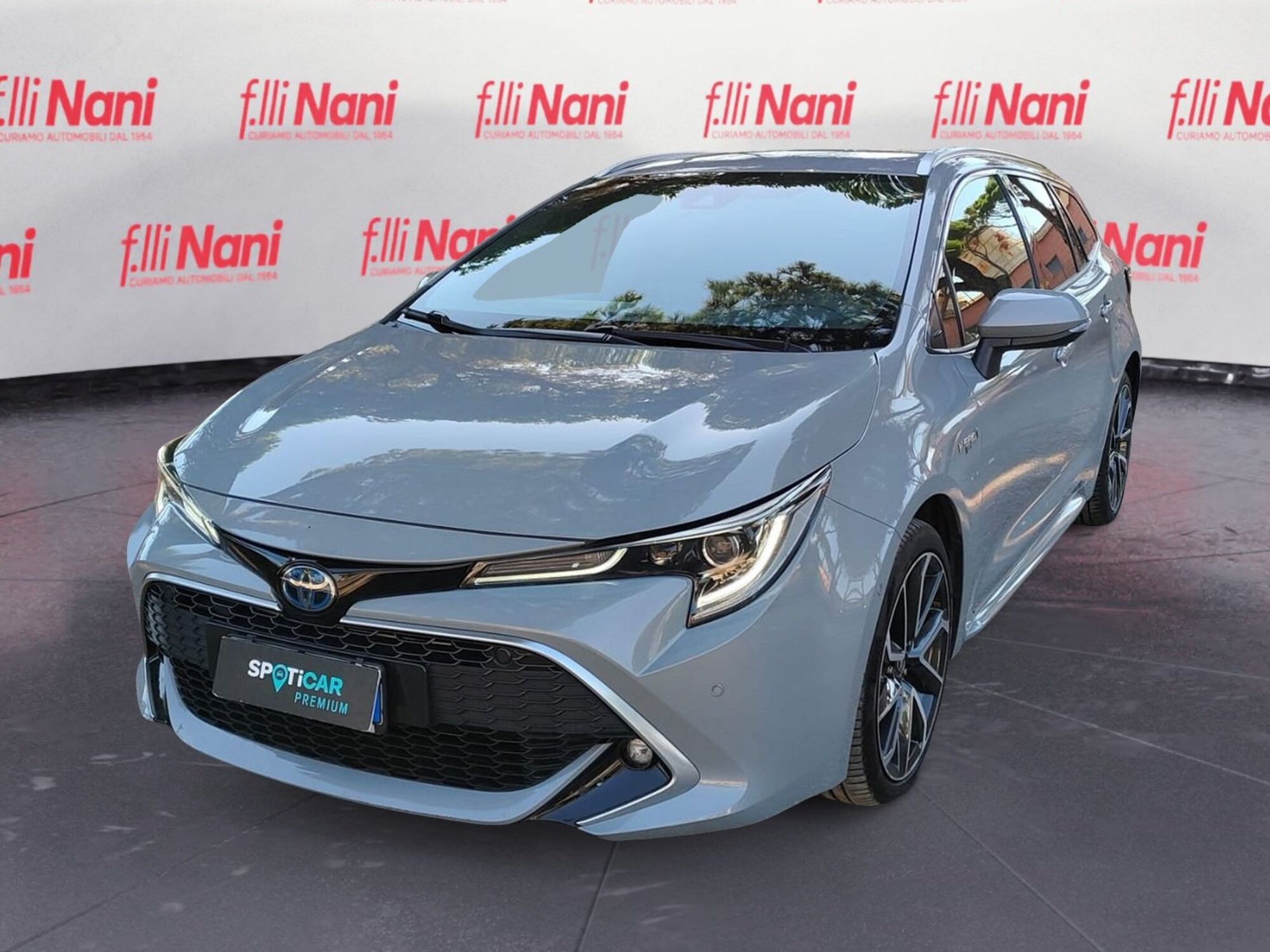 Toyota Corolla Touring Sports 2.0 Hybrid Lounge  del 2020 usata a Massa