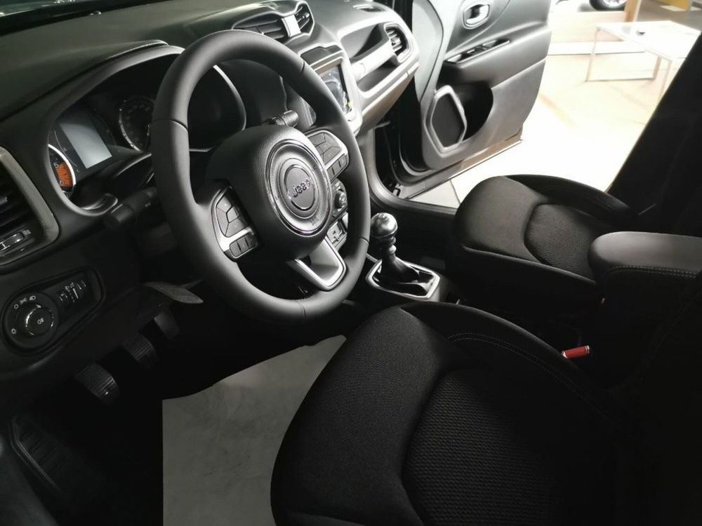 Jeep Renegade nuova a Arezzo (16)