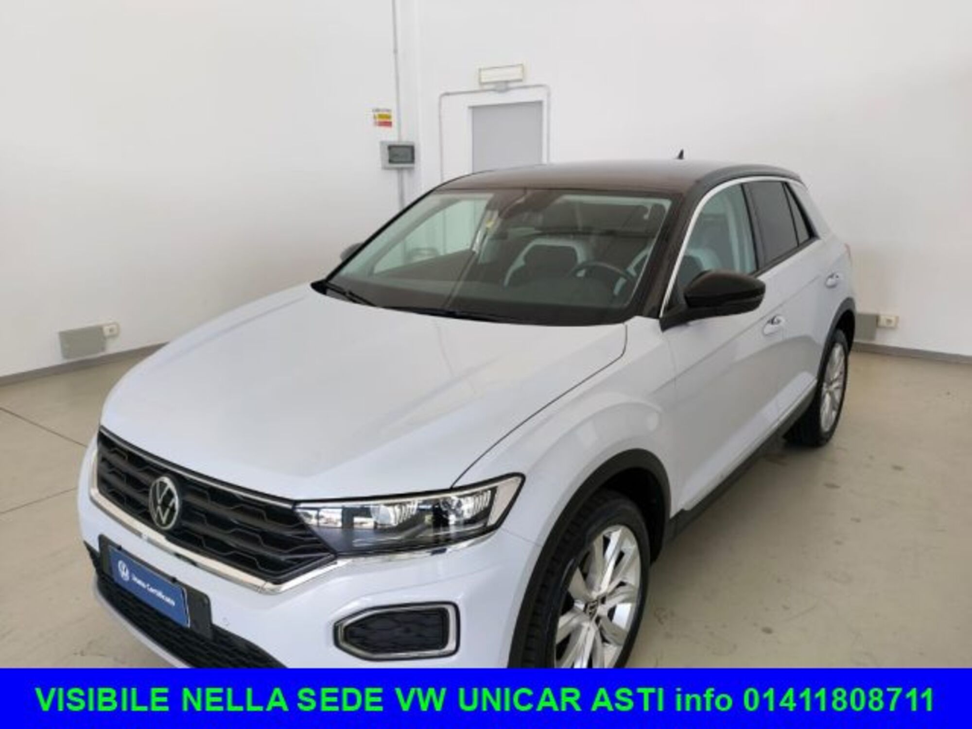 Volkswagen T-Roc 1.5 tsi Life del 2021 usata a Alba