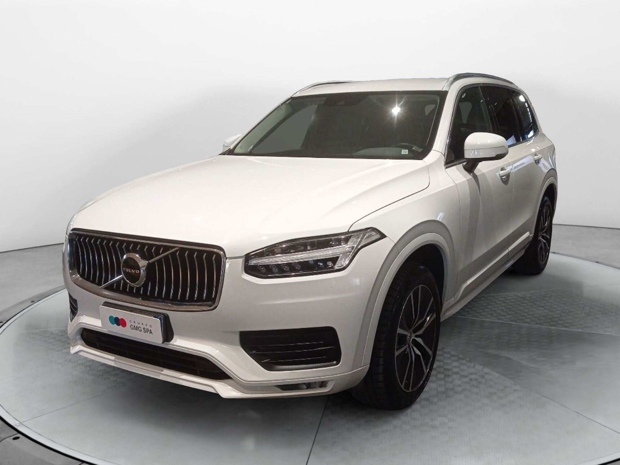 Volvo XC90 D5 AWD Geartronic Momentum  del 2020 usata a Vinci