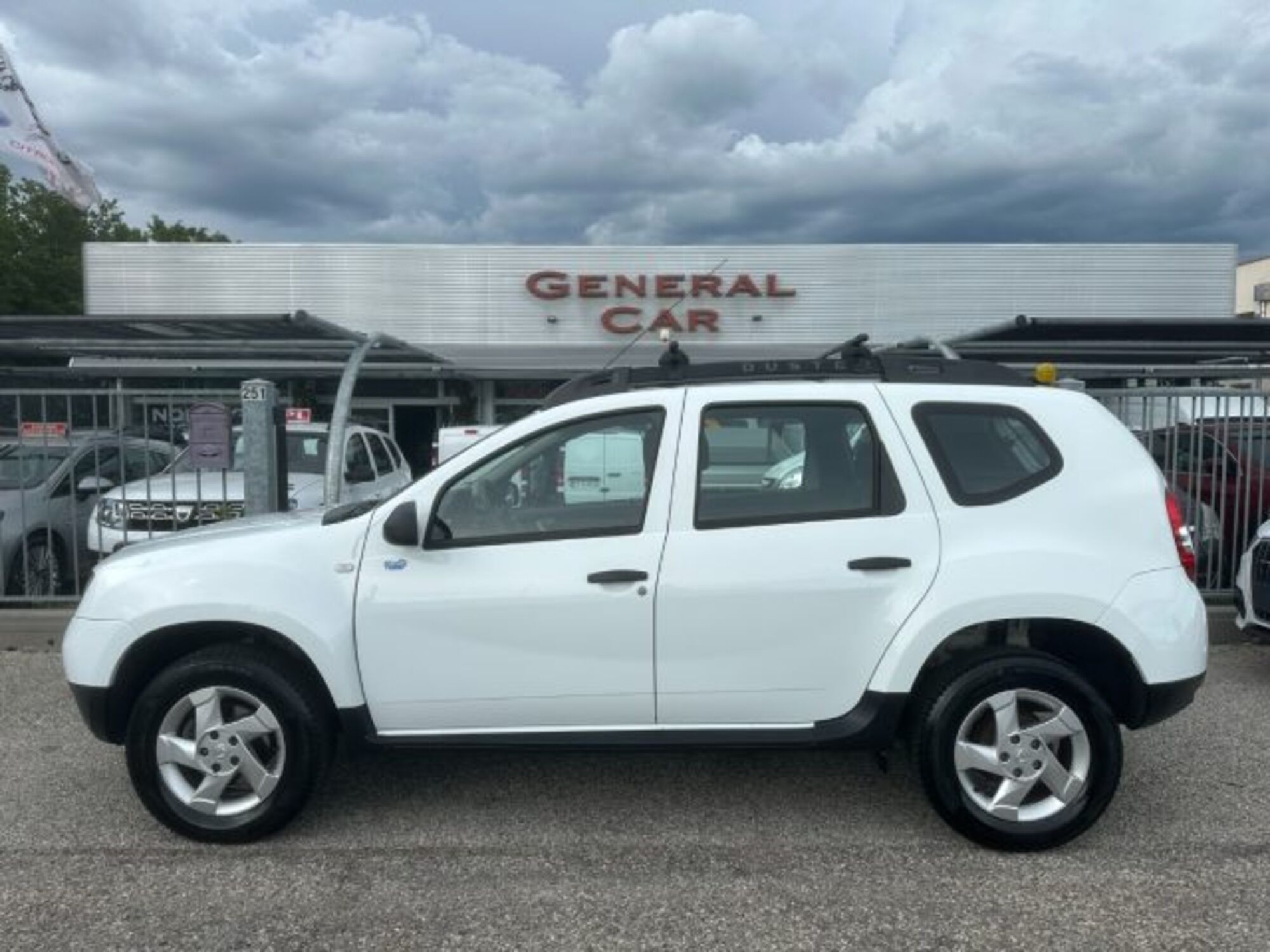 Dacia Duster 1.5 dCi 110CV 4x2 Laur&eacute;ate Family N1 del 2016 usata a Codogno