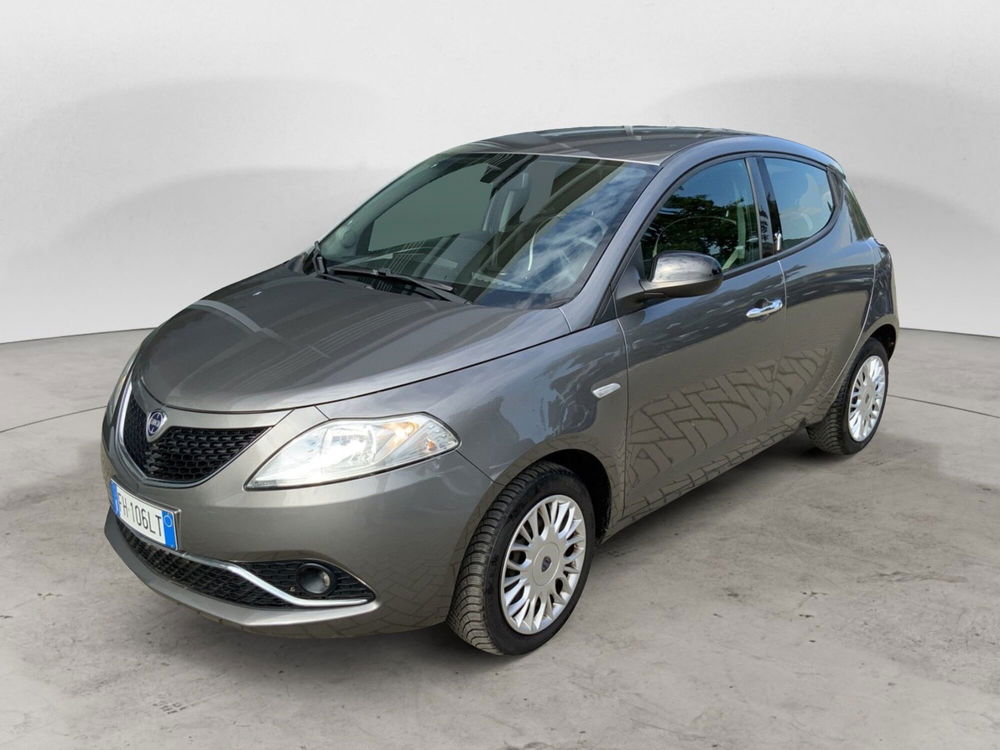 Lancia Ypsilon usata a Perugia