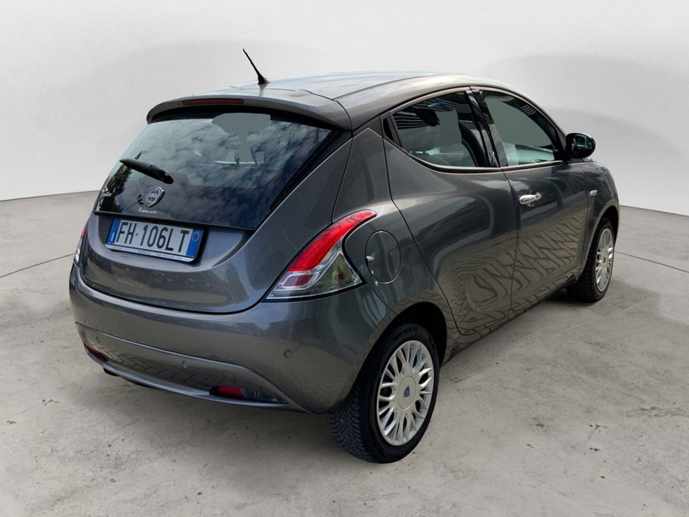 Lancia Ypsilon usata a Perugia (14)