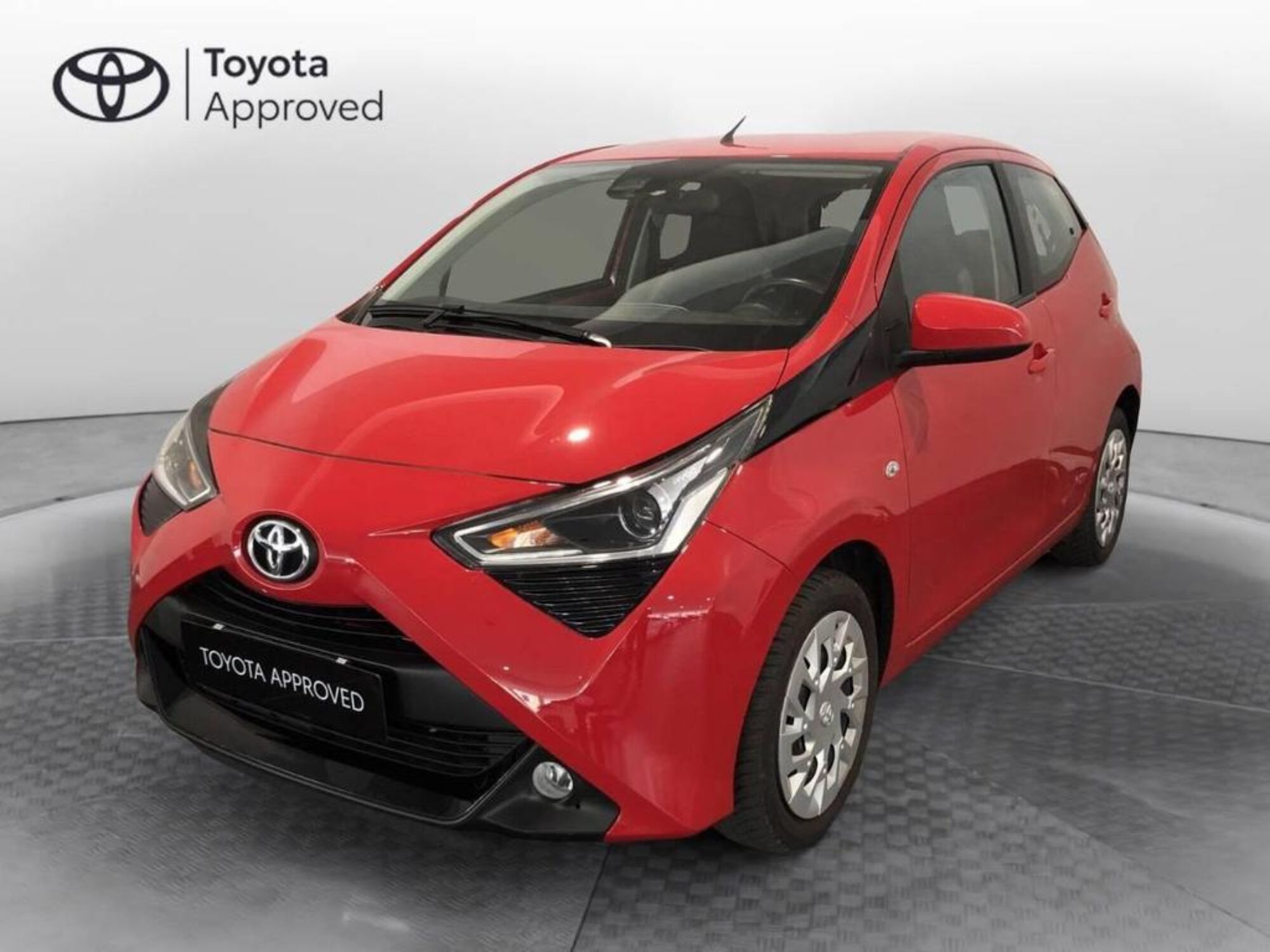 Toyota Aygo 1.0 VVT-i 72 CV 5 porte x-play MMT  del 2019 usata a Torino