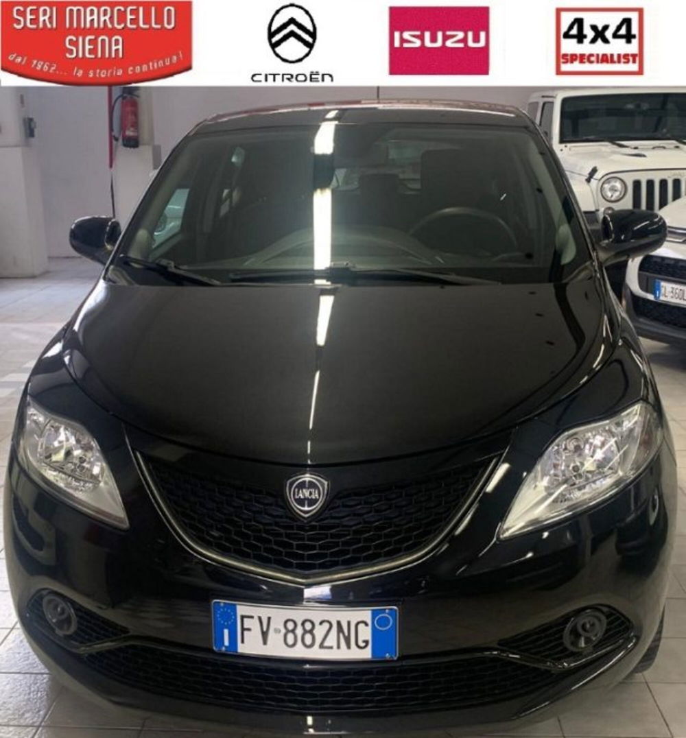 Lancia Ypsilon usata a Siena