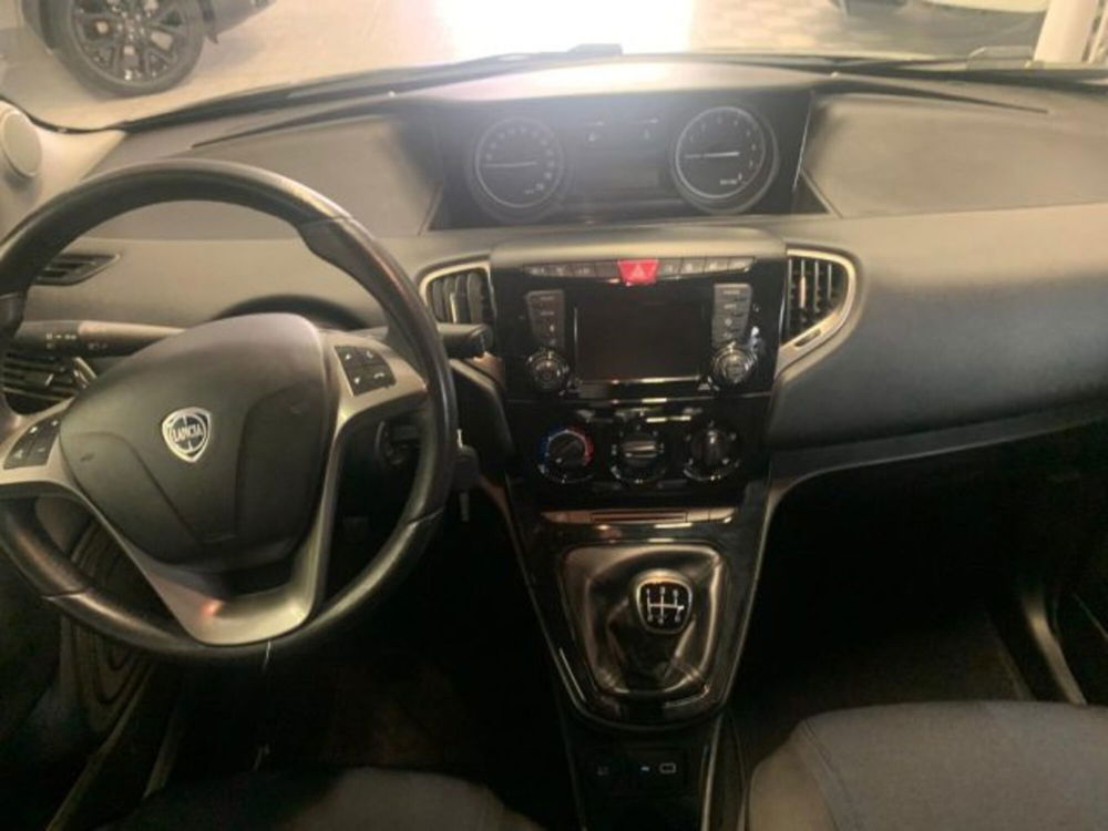 Lancia Ypsilon usata a Siena (5)