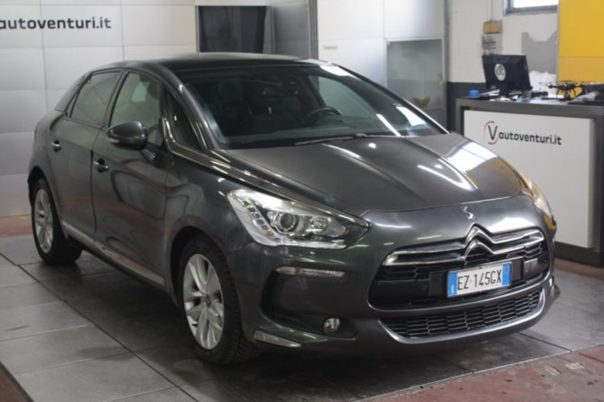 Ds DS 5 DS 5 BlueHDi 180 S&amp;S EAT6 Chic  del 2015 usata a Civita Castellana