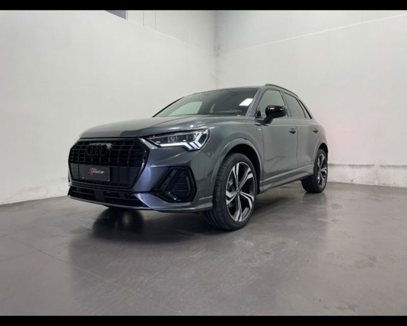 Audi Q3 35 2.0 tdi Identity Black s-tronic nuova a Conegliano