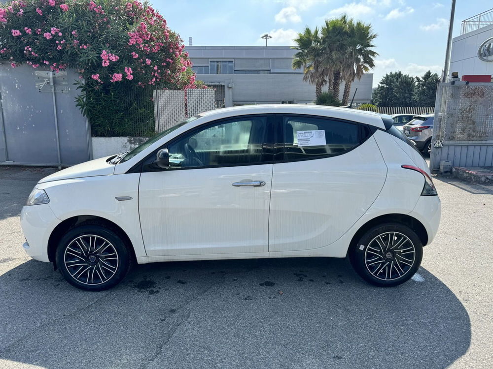 Lancia Ypsilon nuova a La Spezia (4)