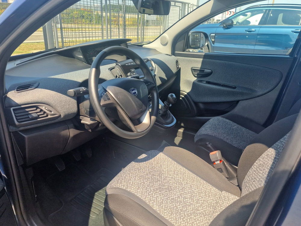 Lancia Ypsilon usata a Varese (10)