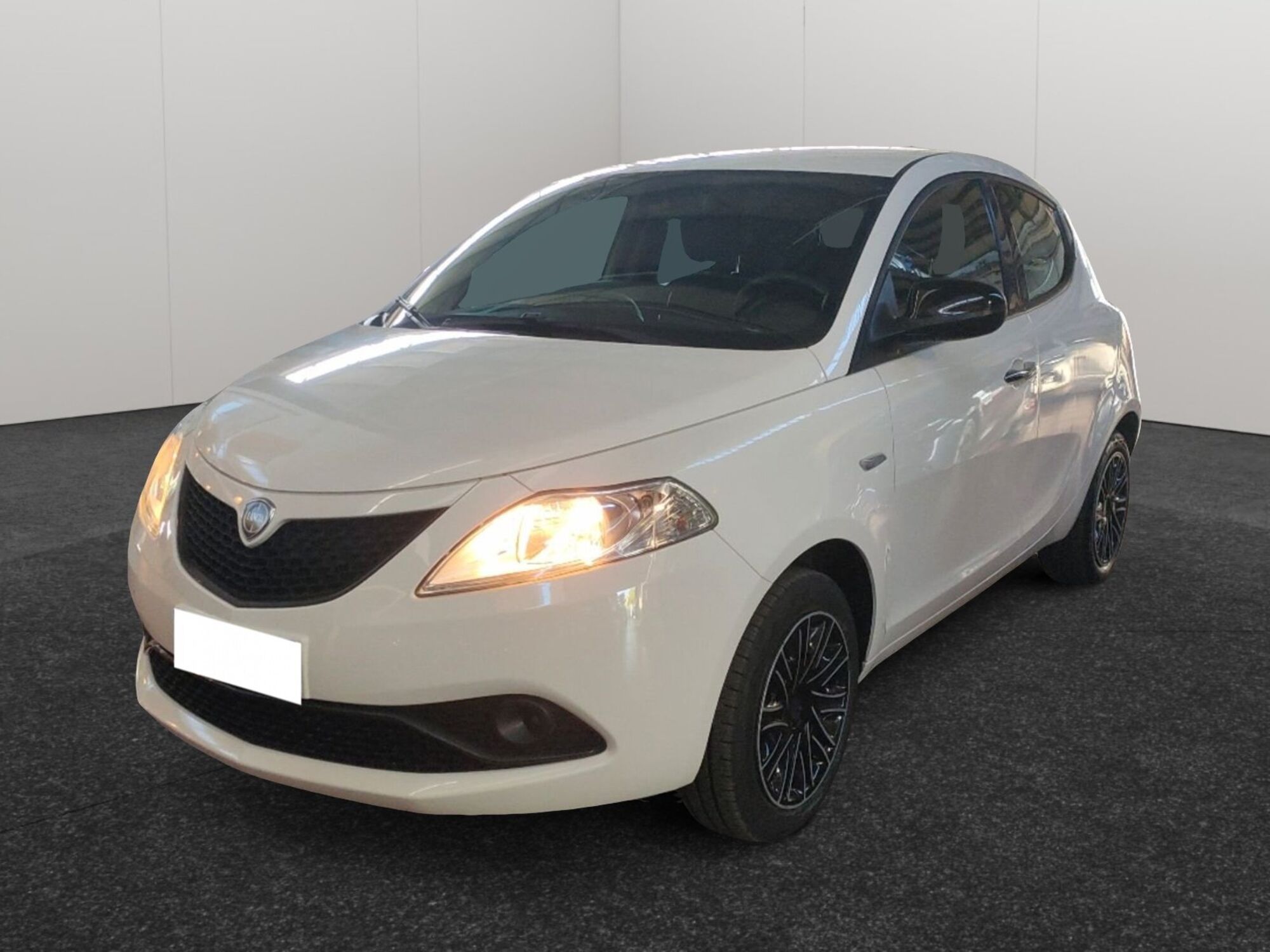 Lancia Ypsilon 1.2 69 CV 5 porte Platinum  del 2020 usata a Montesilvano