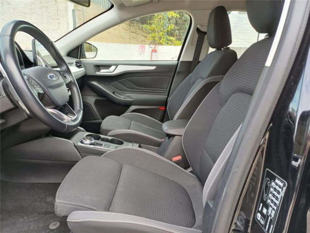 Ford Focus Station Wagon usata a Bari (11)