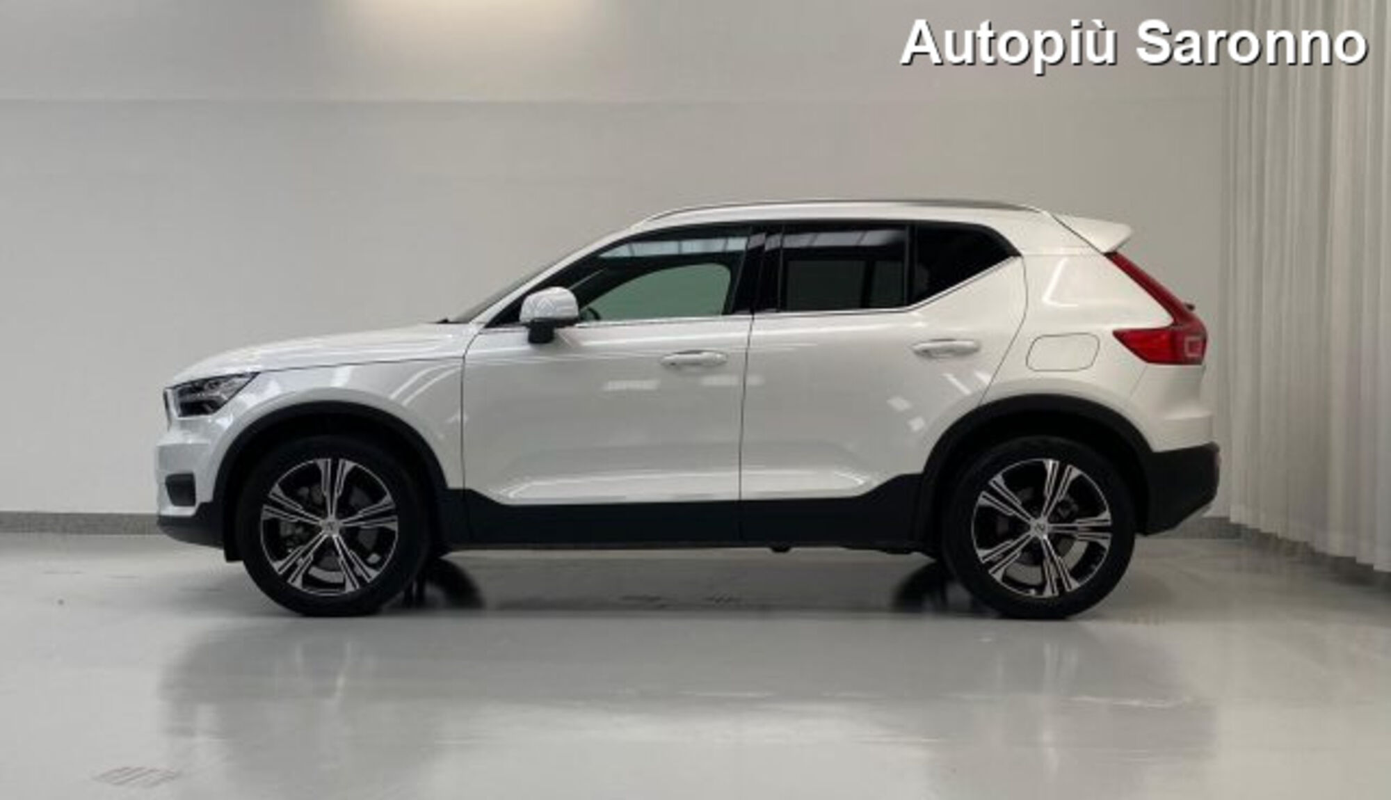 Volvo XC40 T5 Recharge Plug-in Hybrid Inscription Expression  del 2021 usata a Saronno