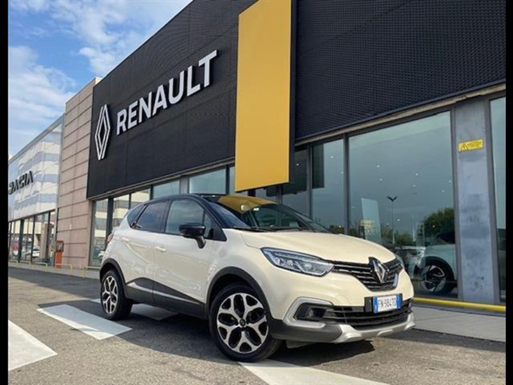 Renault Captur dCi 8V 90 CV Start&amp;Stop Energy Intens  del 2018 usata a Parma