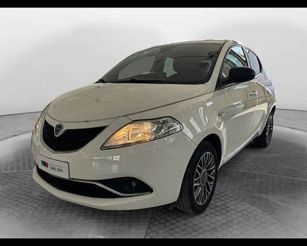 Lancia Ypsilon usata a Prato