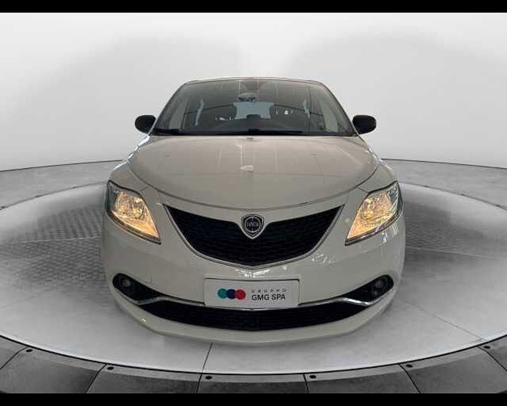 Lancia Ypsilon usata a Prato (11)