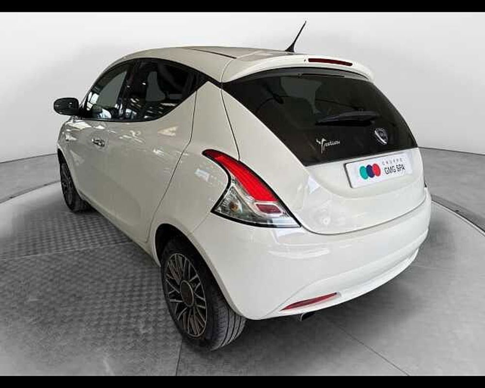 Lancia Ypsilon usata a Prato (16)