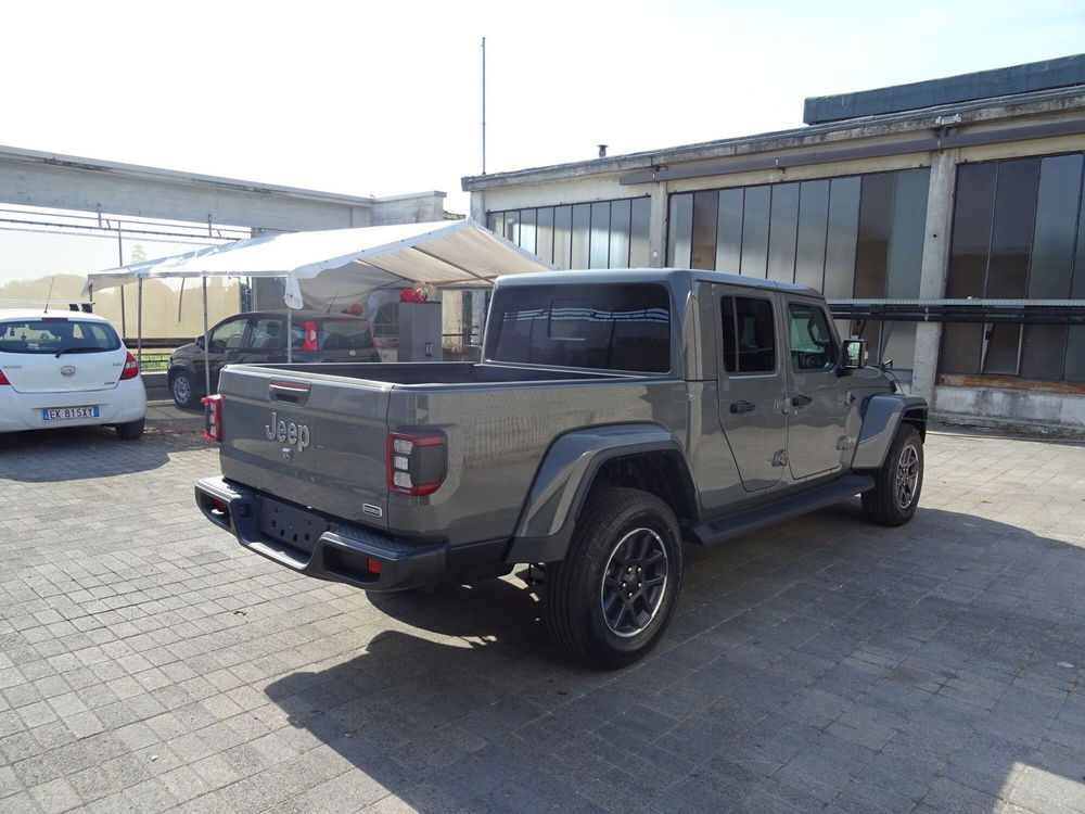 Jeep Gladiator nuova a Lucca (5)